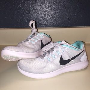 Nike Free Rn shoes
